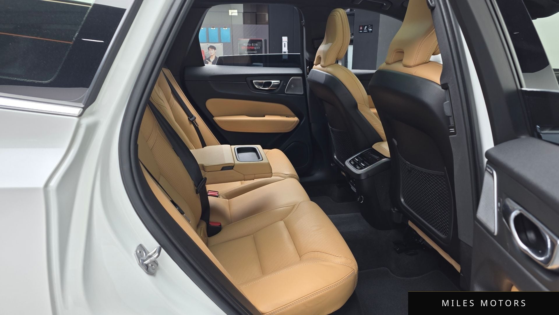 Volvo XC60 2019 — миниатюра 12