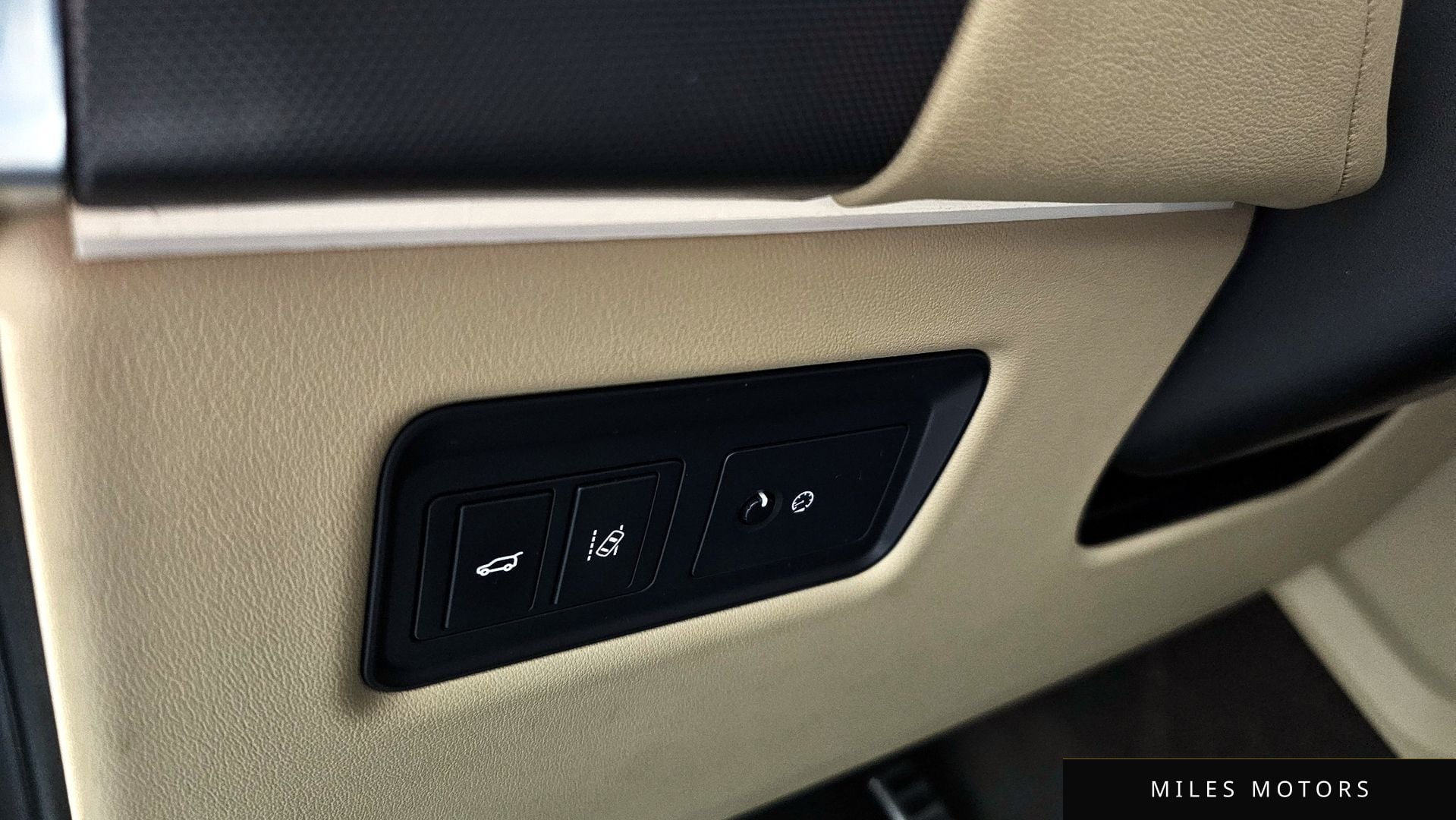 Land Rover Range Rover Sport 2017 — миниатюра 16