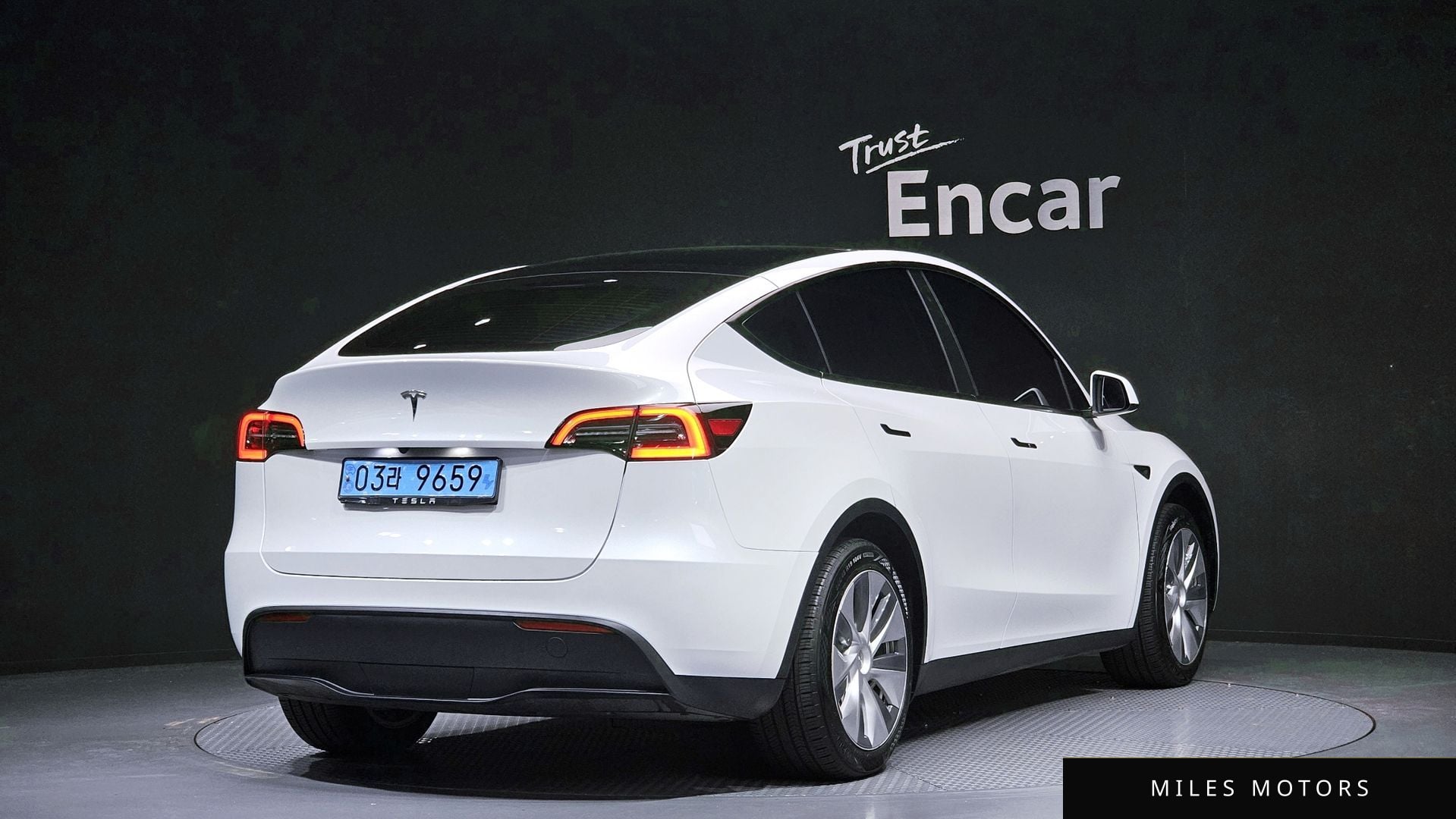 Tesla 모델 Y 2023 — миниатюра 2