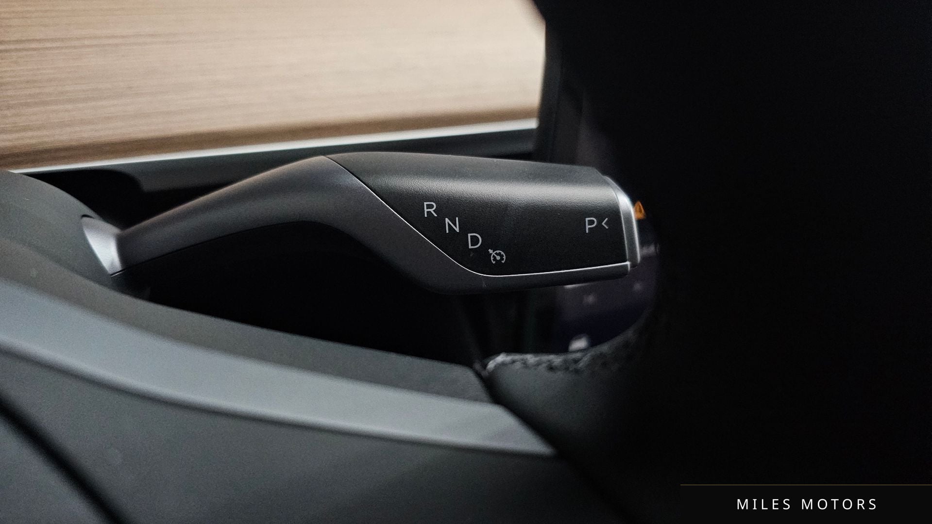 Tesla 모델 Y 2023 — миниатюра 9