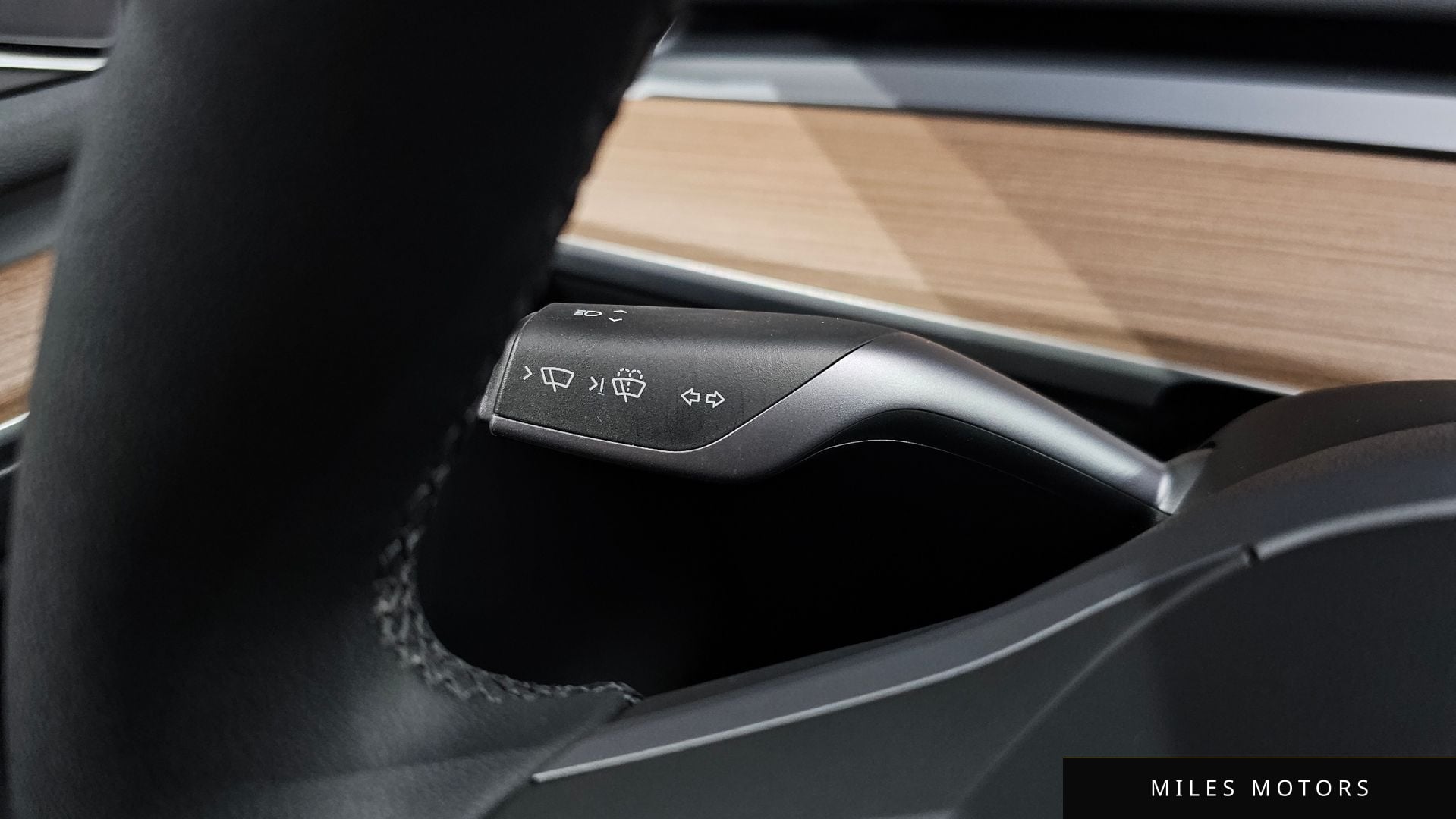 Tesla 모델 Y 2023 — миниатюра 19