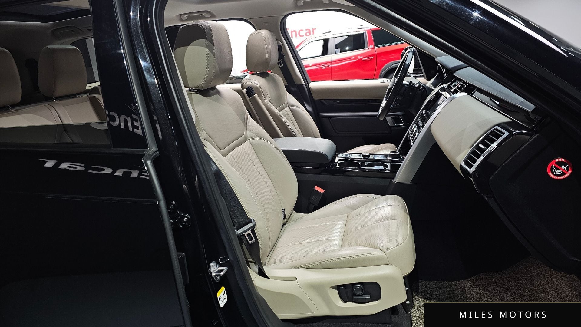 Land Rover Discovery 2018 — миниатюра 10