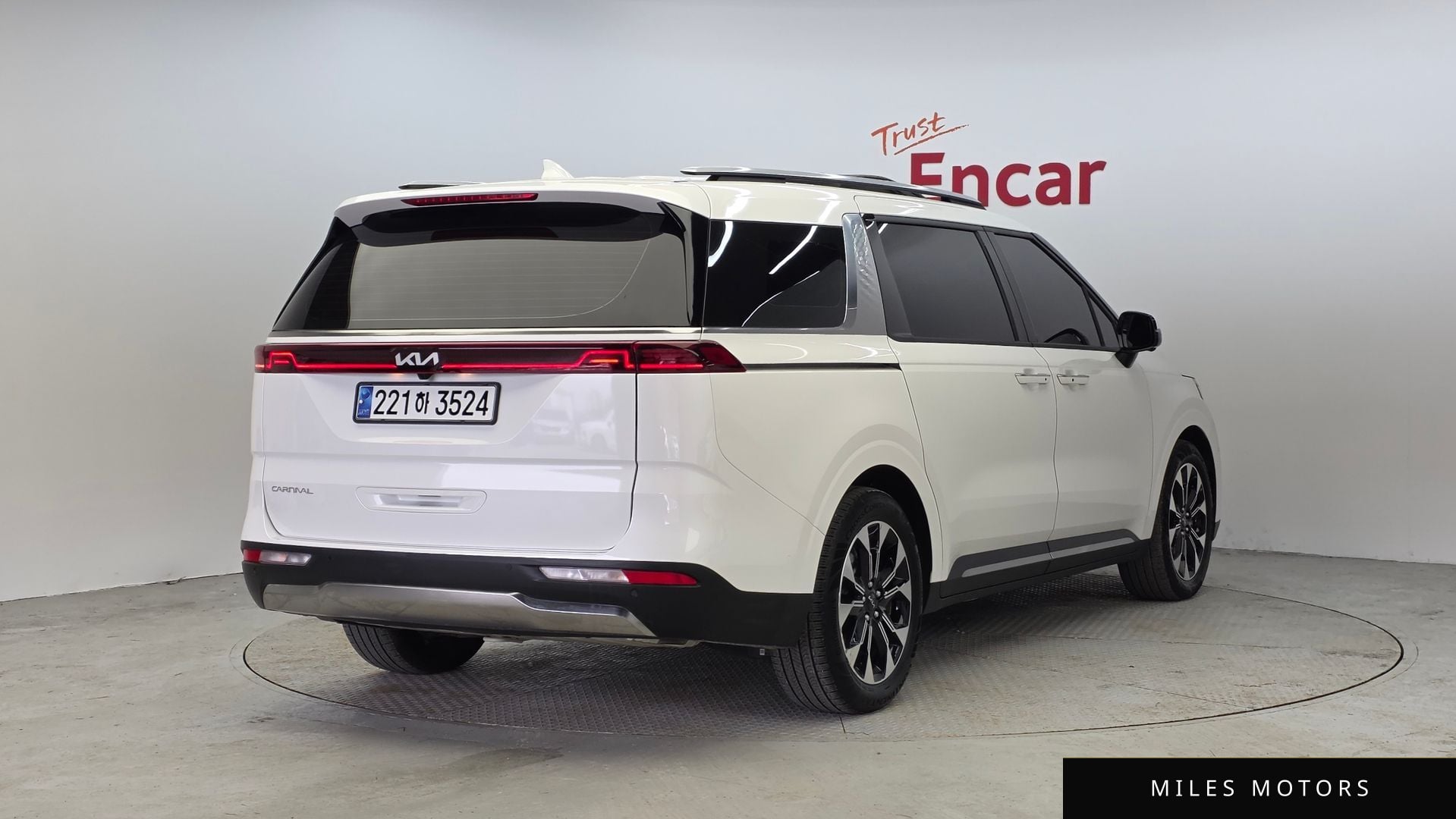 Kia Carnival 2023 — миниатюра 2
