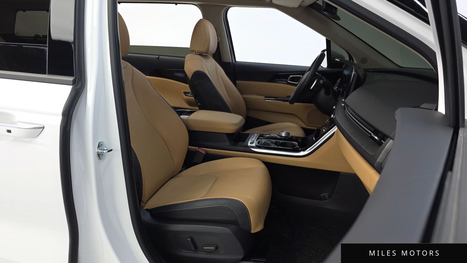 Kia Carnival 2023 — миниатюра 11