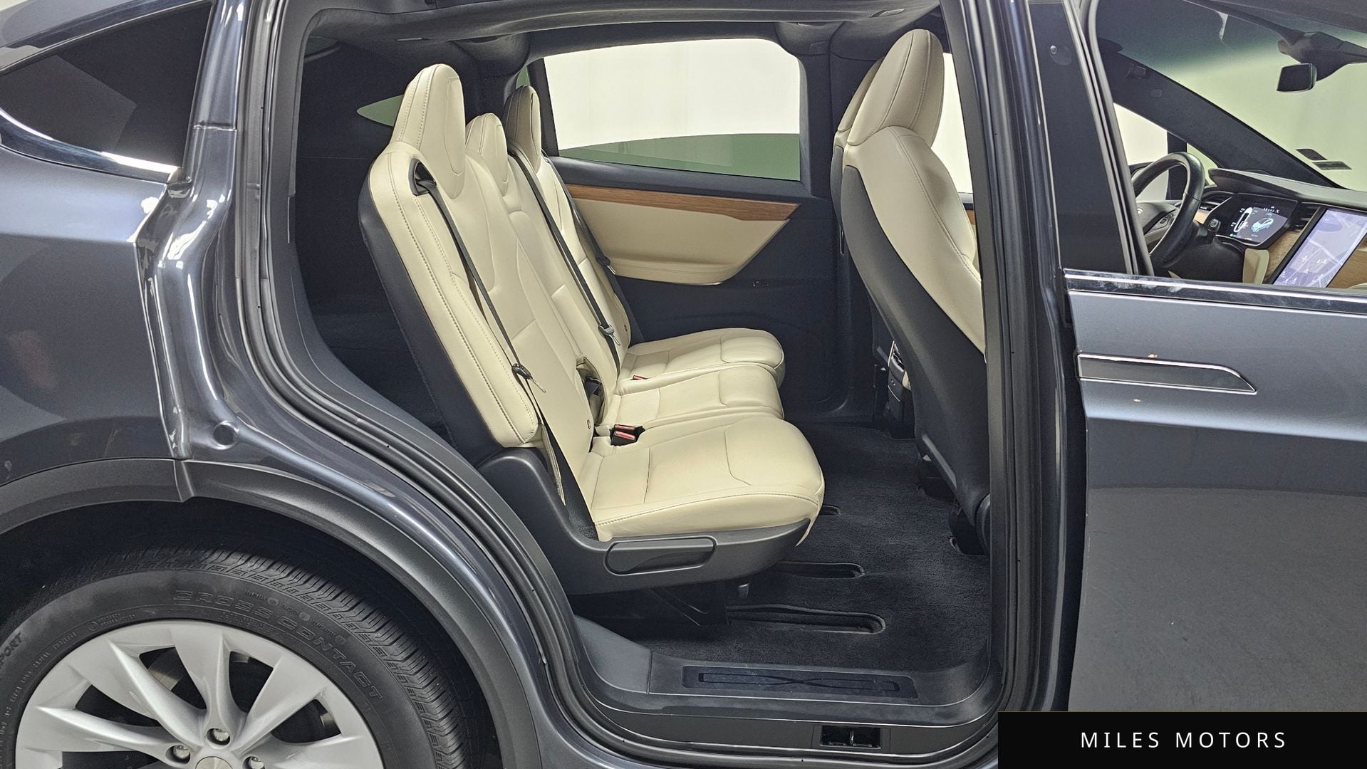 Tesla Model X 2020 — миниатюра 11