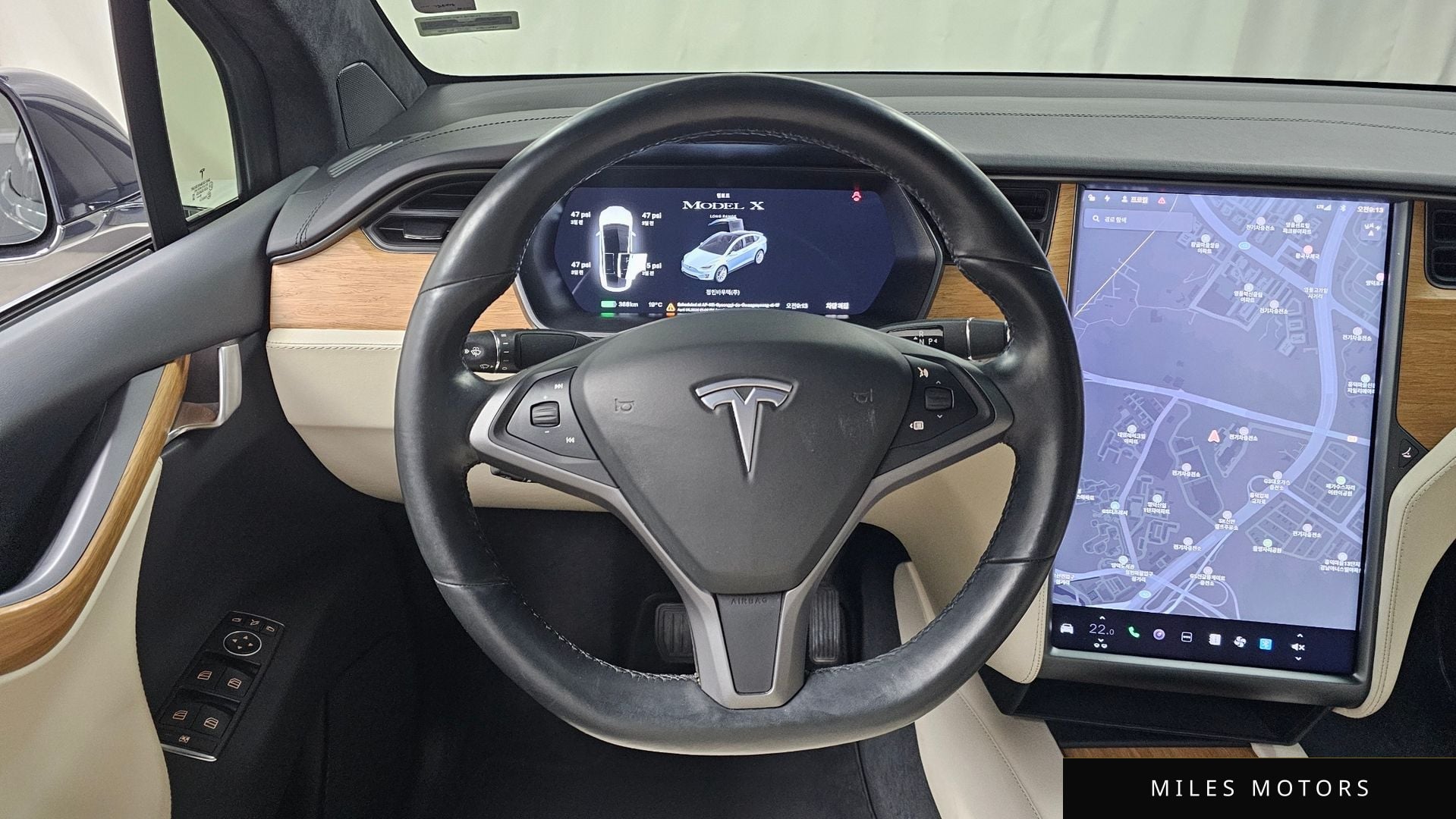 Tesla Model X 2020 — миниатюра 12