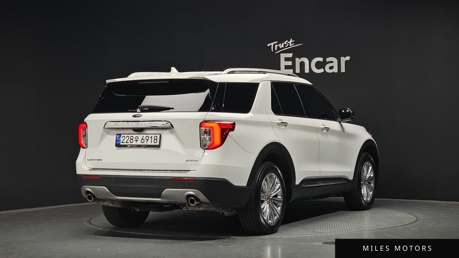 Ford Explorer 2022 — миниатюра 2
