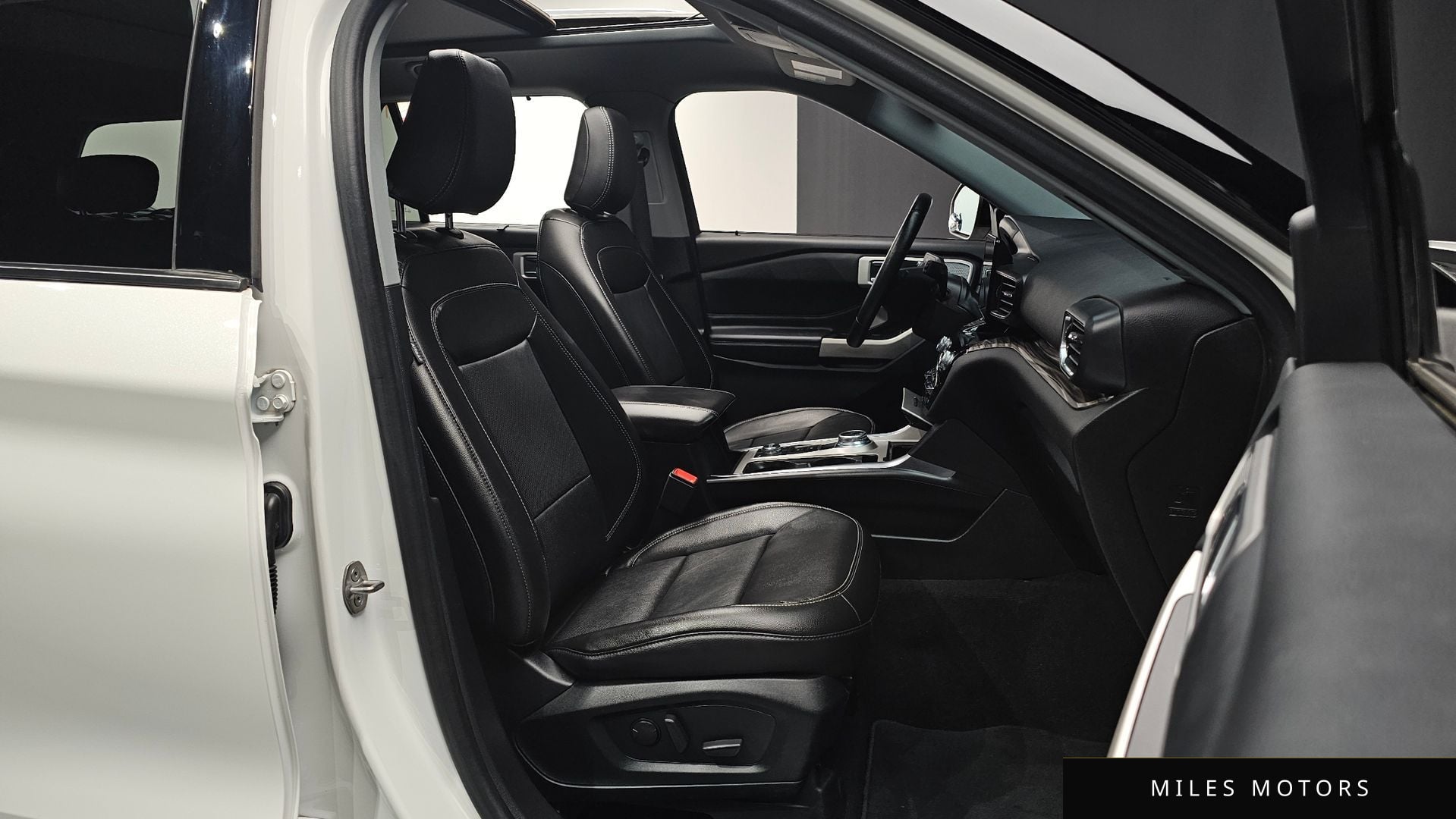 Ford Explorer 2022 — миниатюра 10