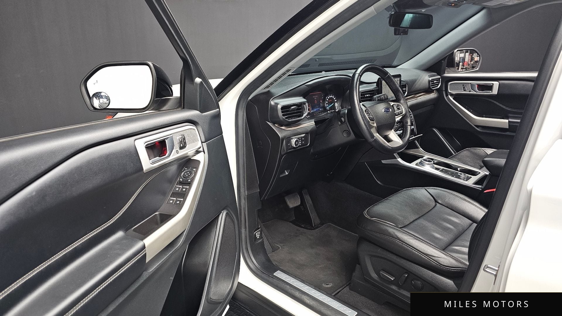 Ford Explorer 2022 — миниатюра 11