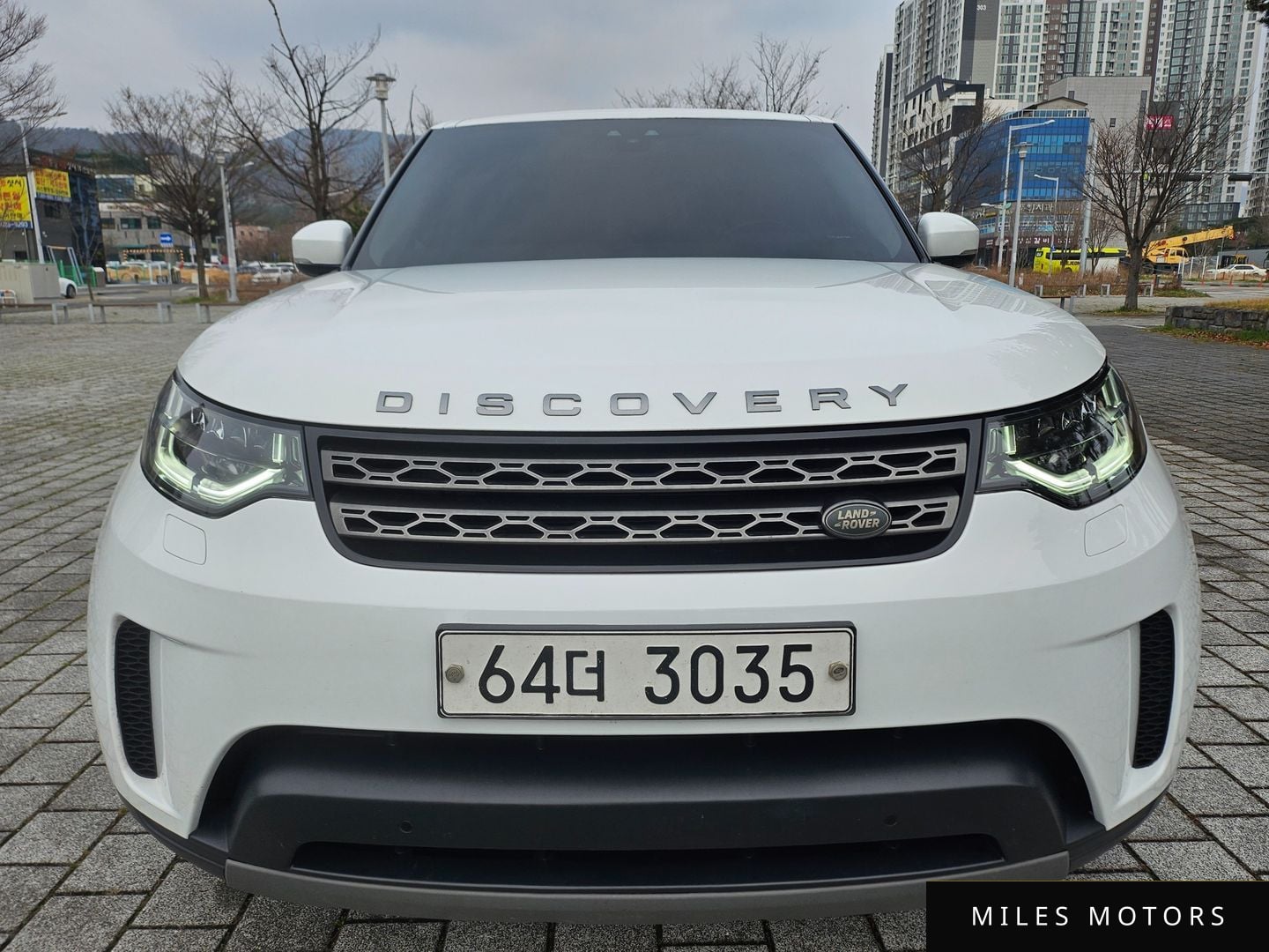 Land Rover Discovery 2018 — фото 1 из 12
