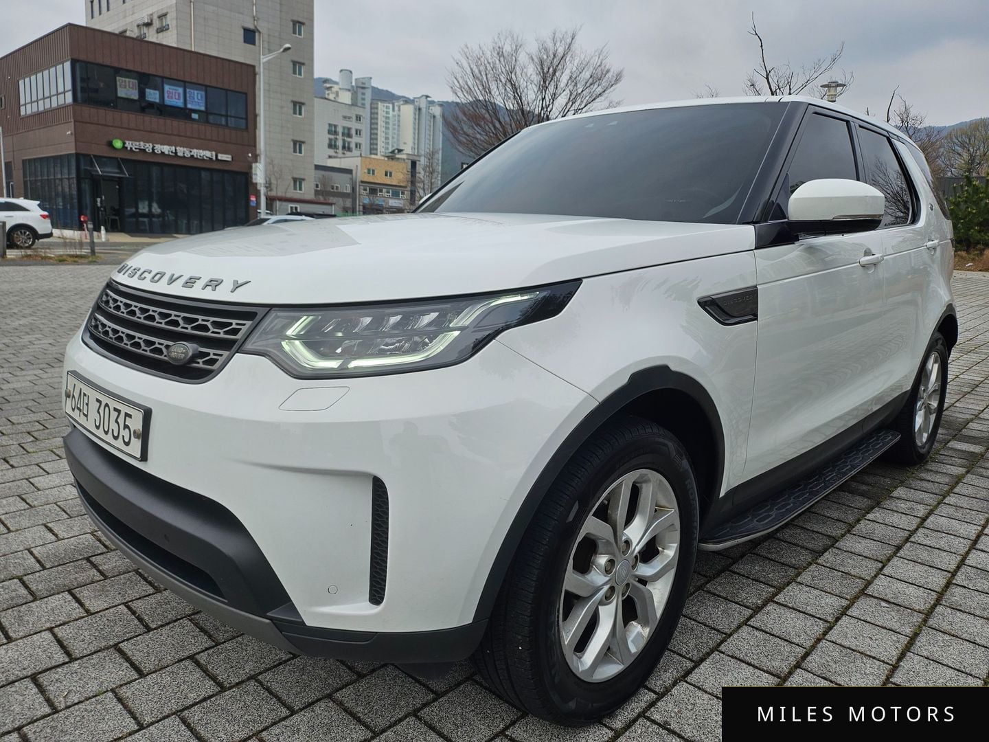 Land Rover Discovery 2018 — миниатюра 2