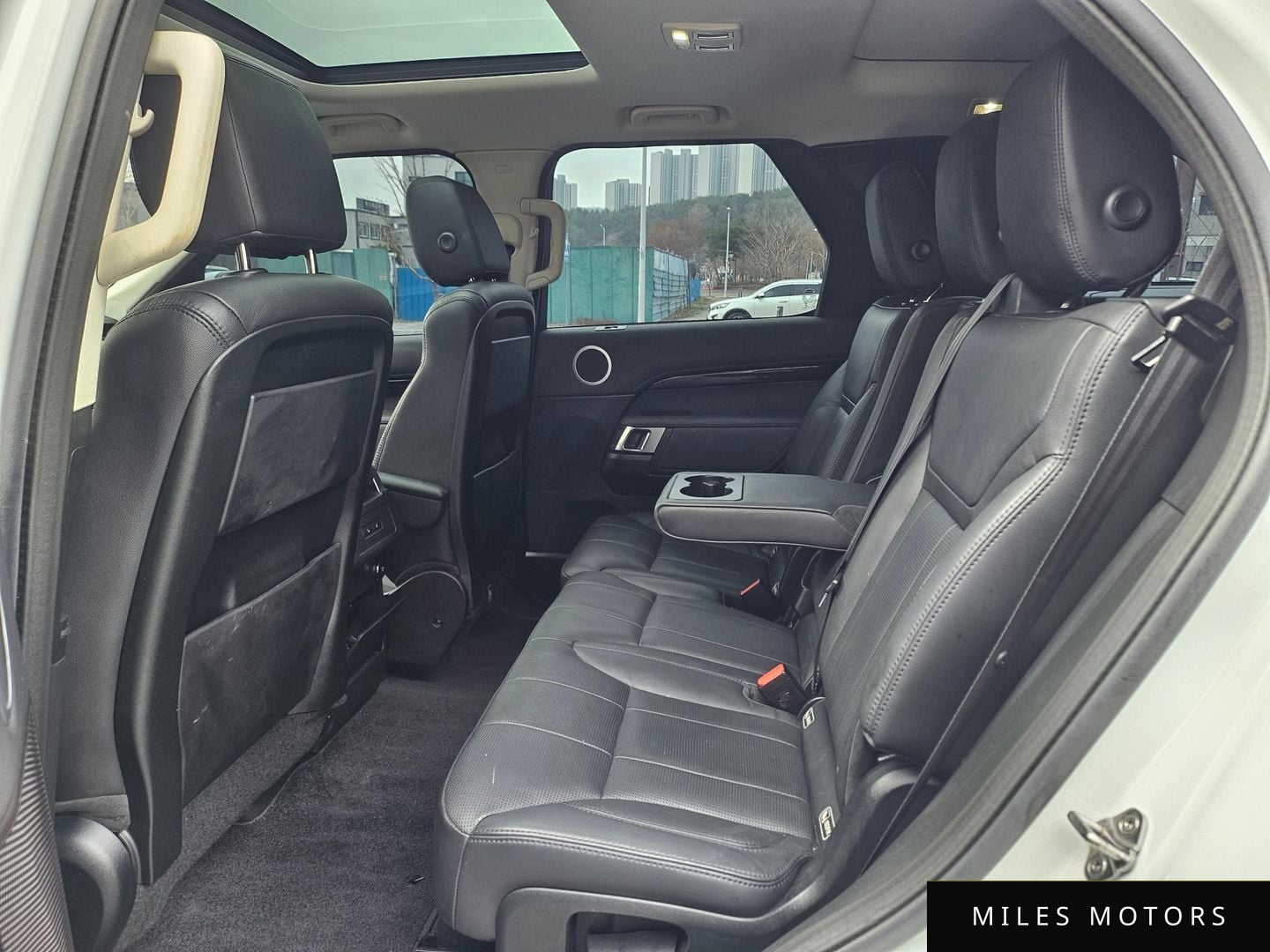 Land Rover Discovery 2018 — миниатюра 9