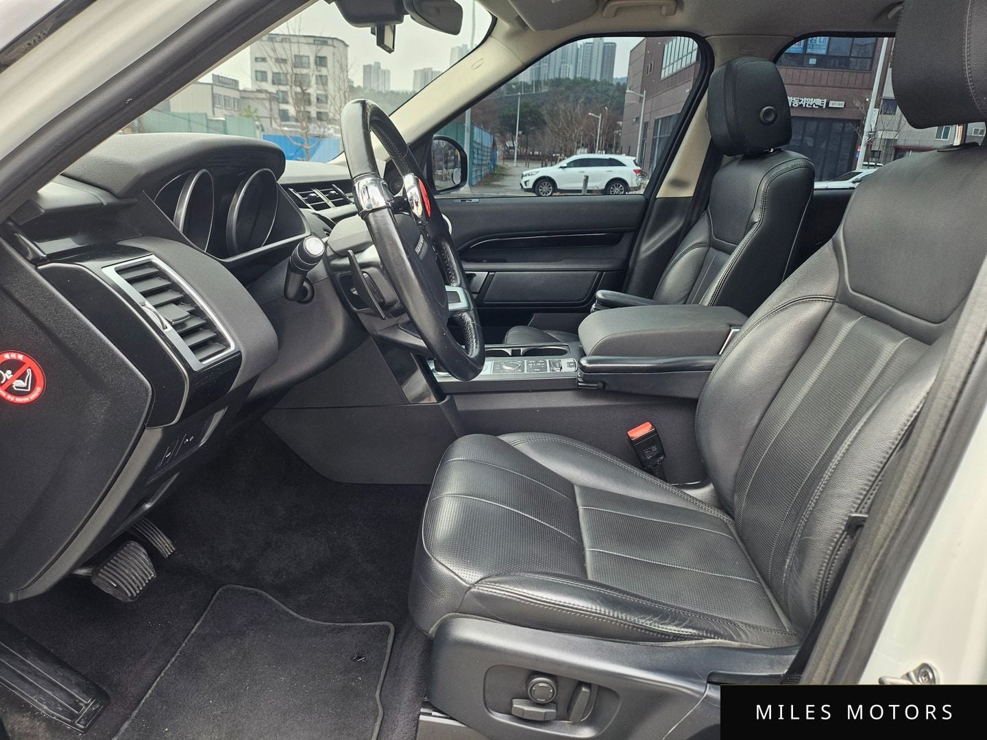 Land Rover Discovery 2018 — миниатюра 10