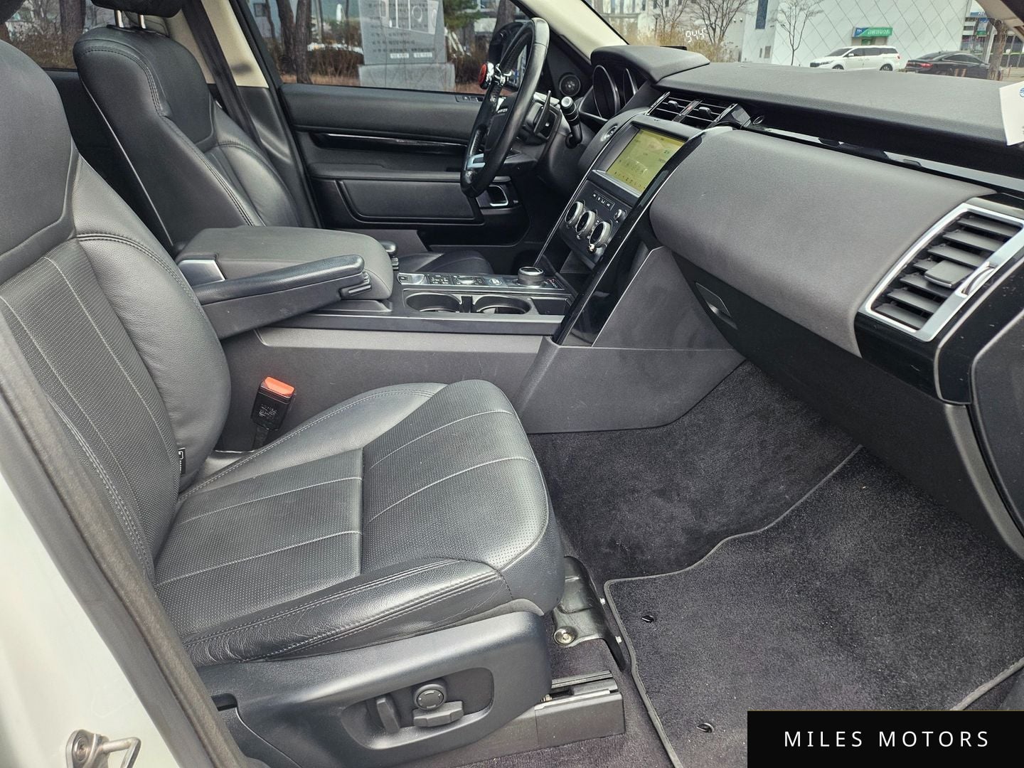 Land Rover Discovery 2018 — миниатюра 11