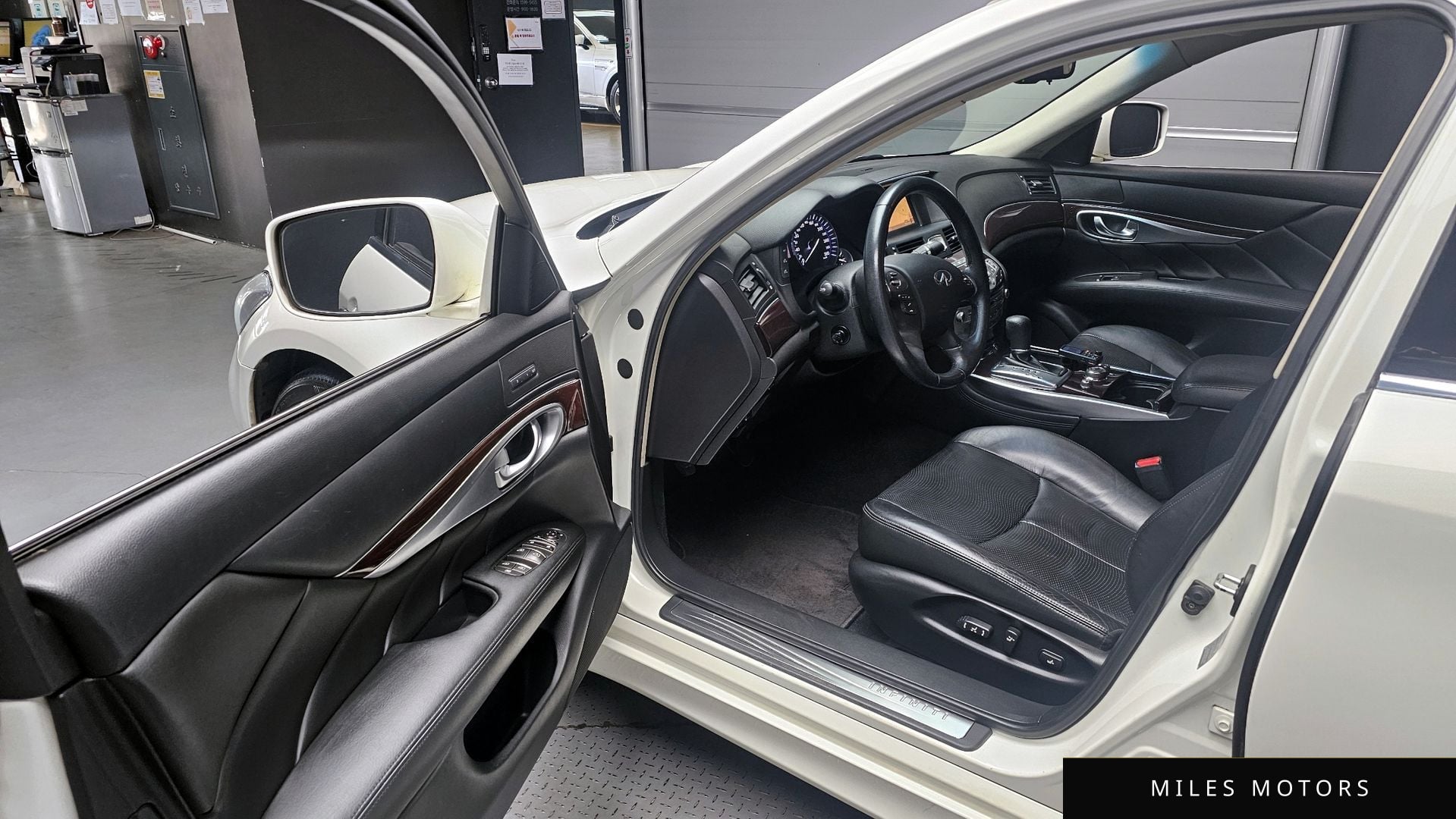 Infiniti M37 2011 — миниатюра 10