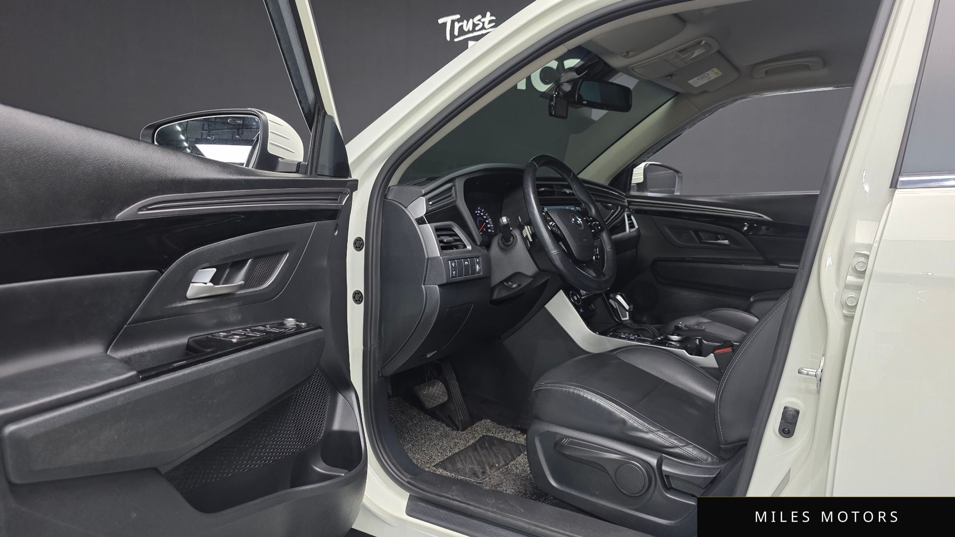 KG Mobility Beautiful Korando 2022 — миниатюра 11