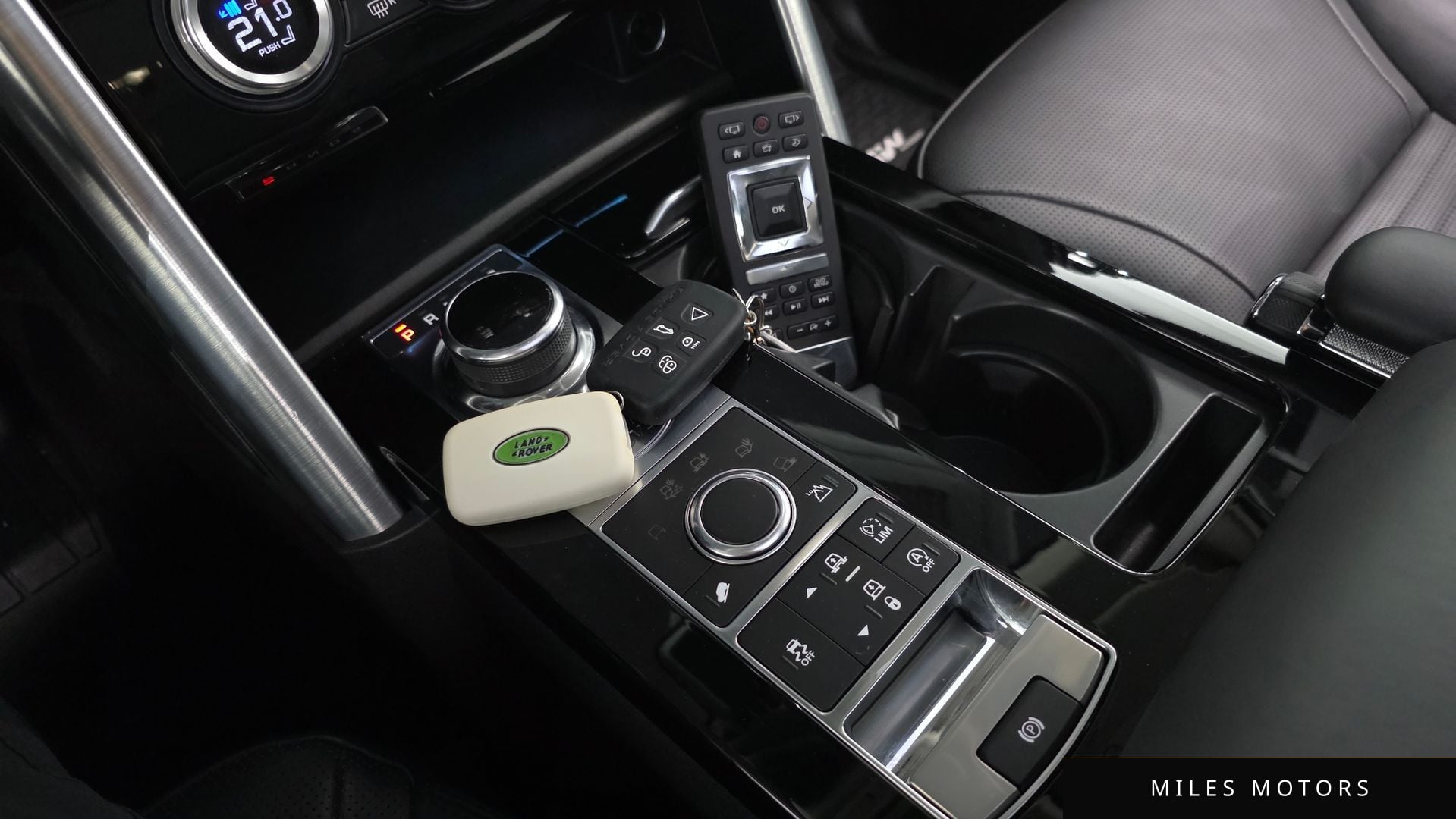 Land Rover Discovery 2017 — миниатюра 9