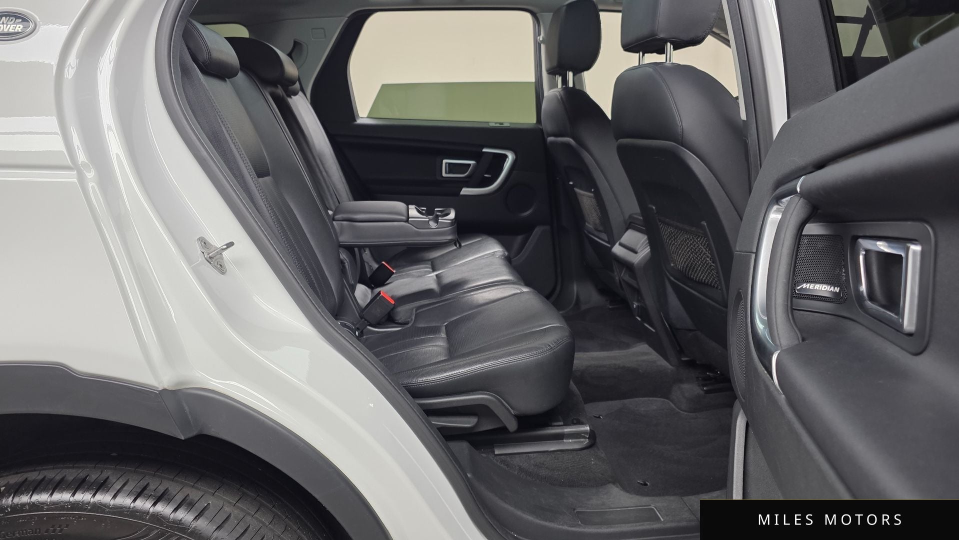 Land Rover Discovery Sport 2017 — миниатюра 11
