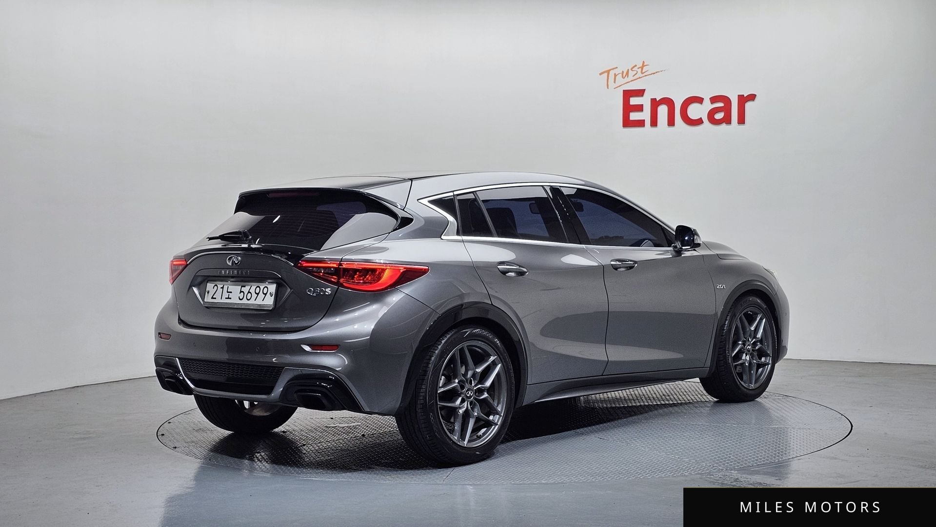 Infiniti Q30 2017 — миниатюра 2