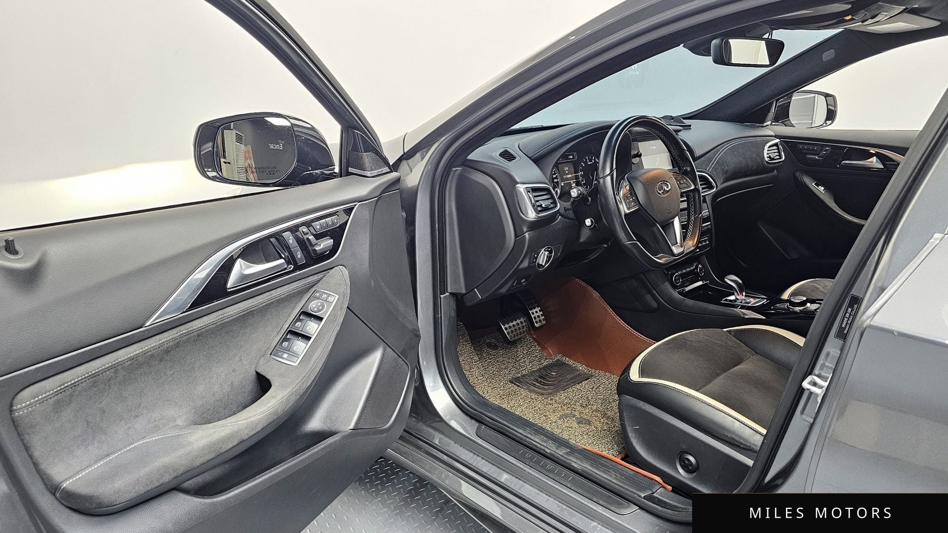 Infiniti Q30 2017 — миниатюра 10