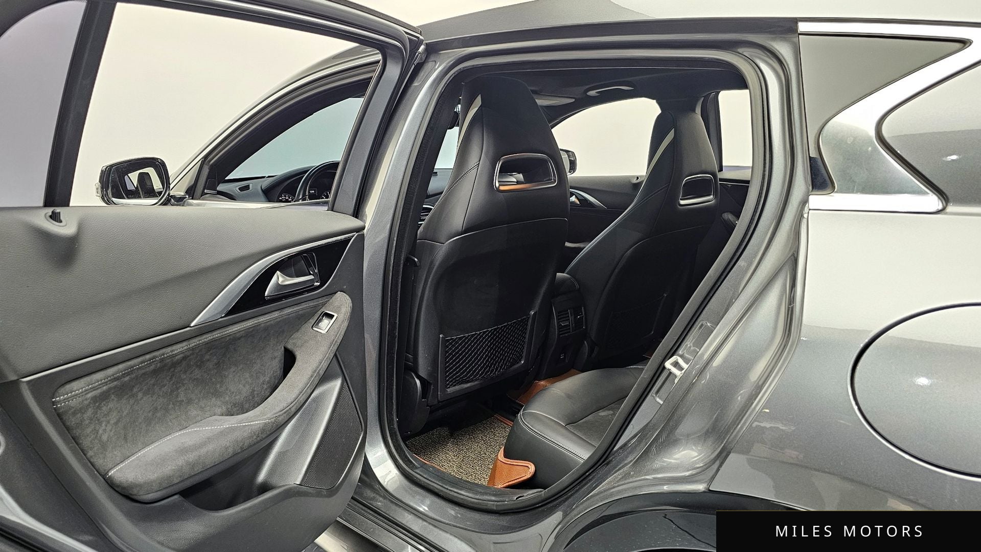 Infiniti Q30 2017 — миниатюра 11