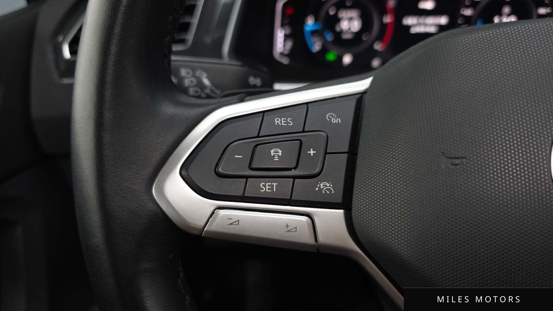 Volkswagen 티구안 2023 — миниатюра 18