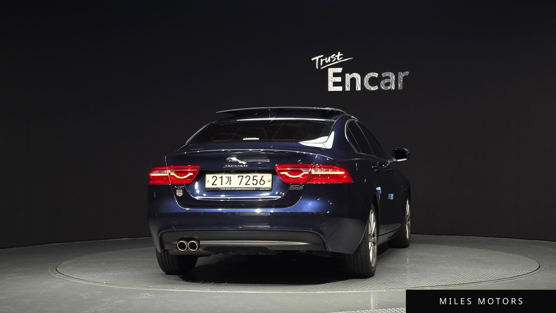 Jaguar XE 2017 — миниатюра 4
