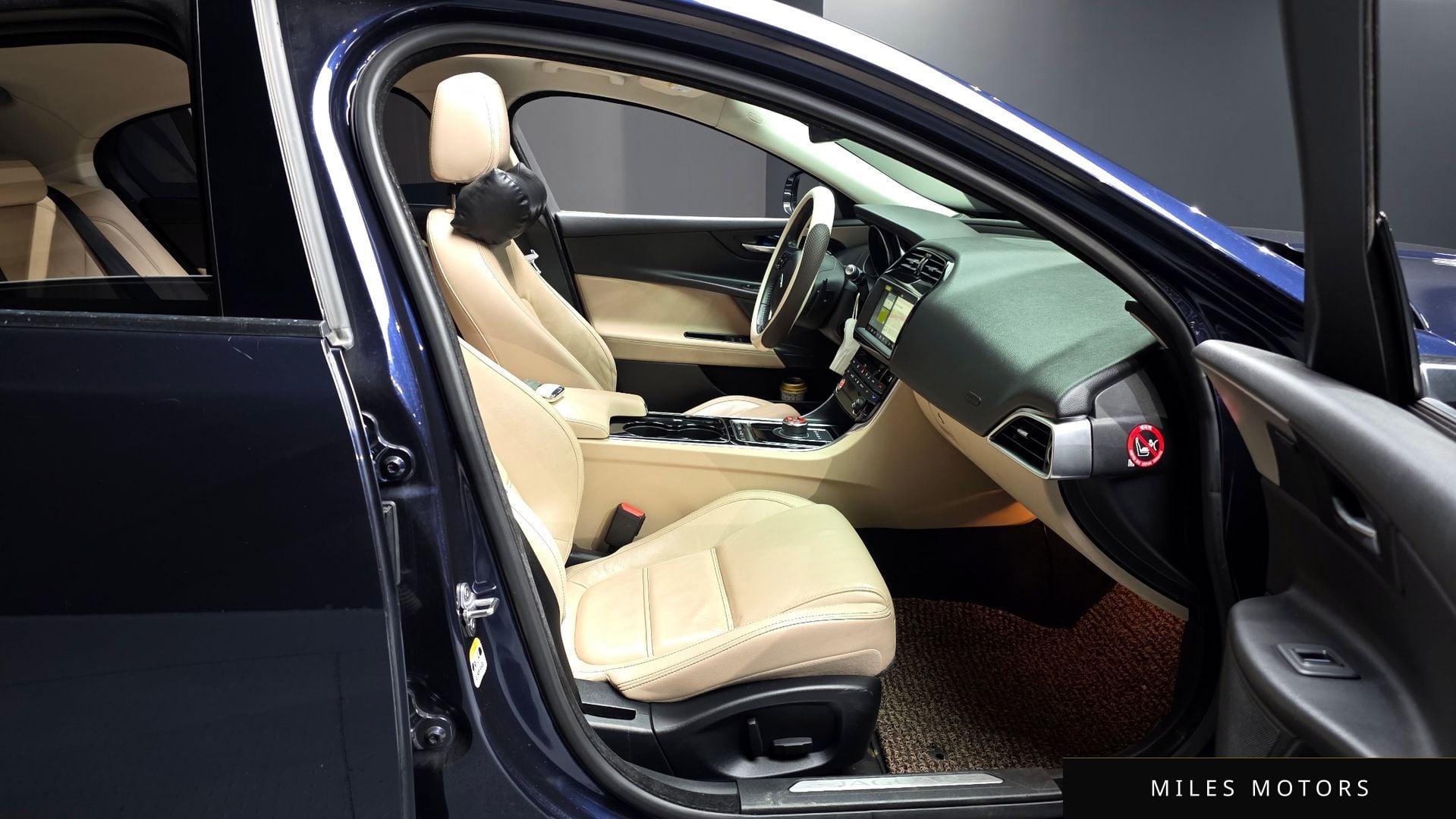 Jaguar XE 2017 — миниатюра 10