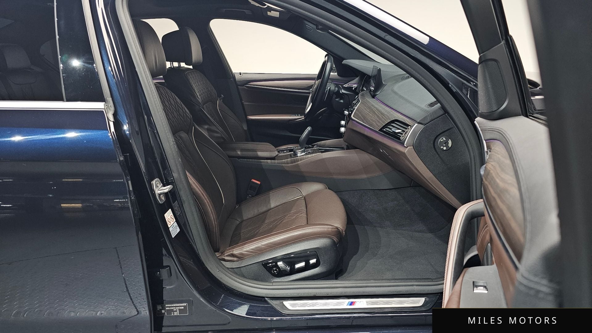 BMW 5시리즈 (G30) 2018 — миниатюра 15