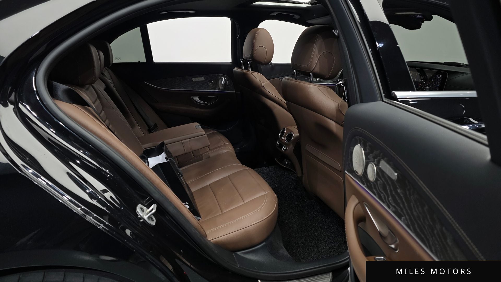 Mercedes-Benz E-클래스 W213 2023 — миниатюра 12