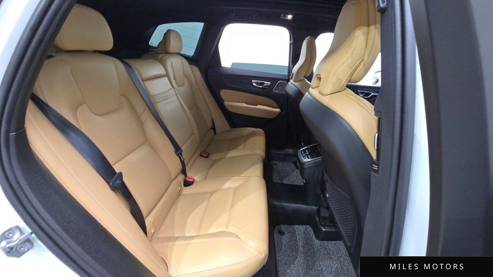 Volvo XC60 2019 — миниатюра 18