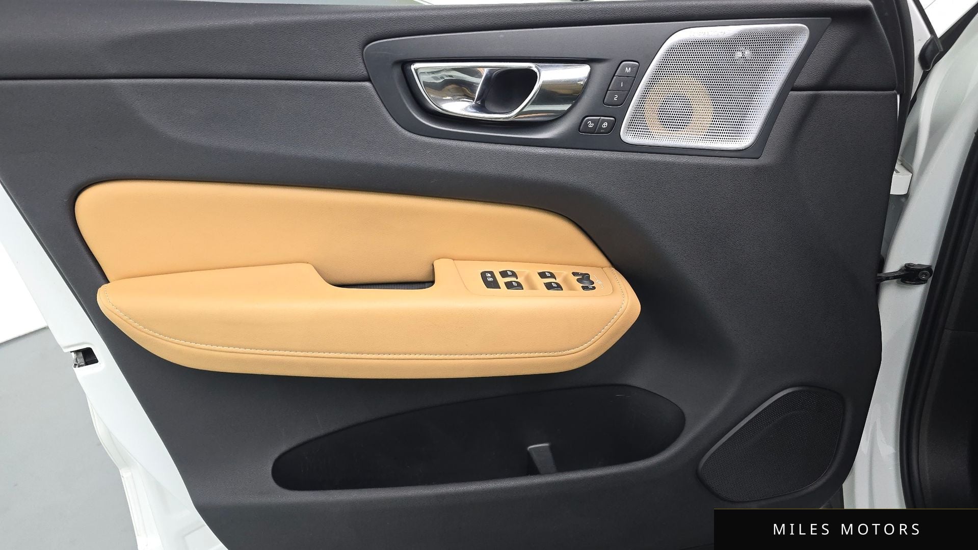 Volvo XC60 2019 — миниатюра 14