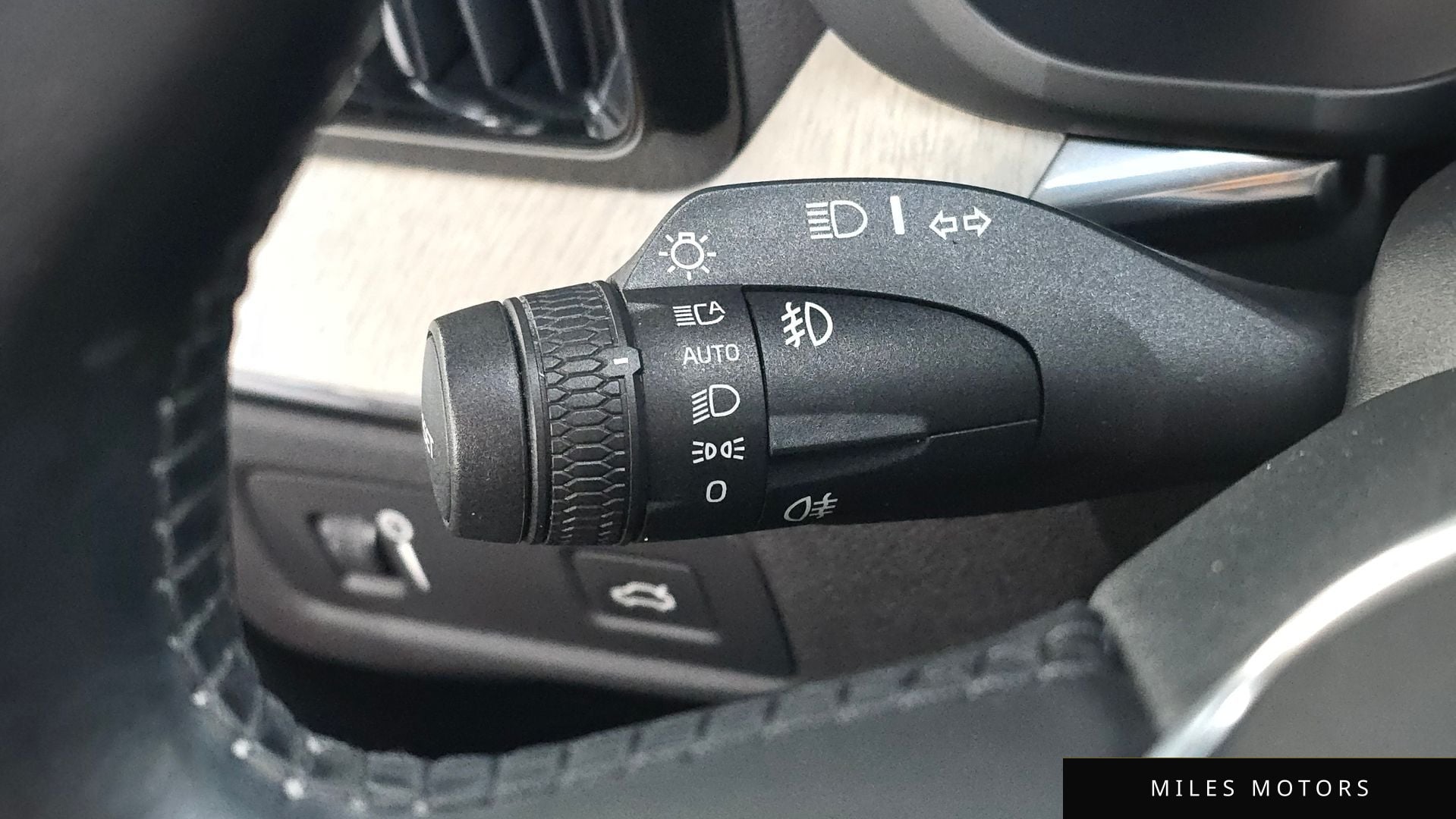 Volvo XC60 2019 — миниатюра 27