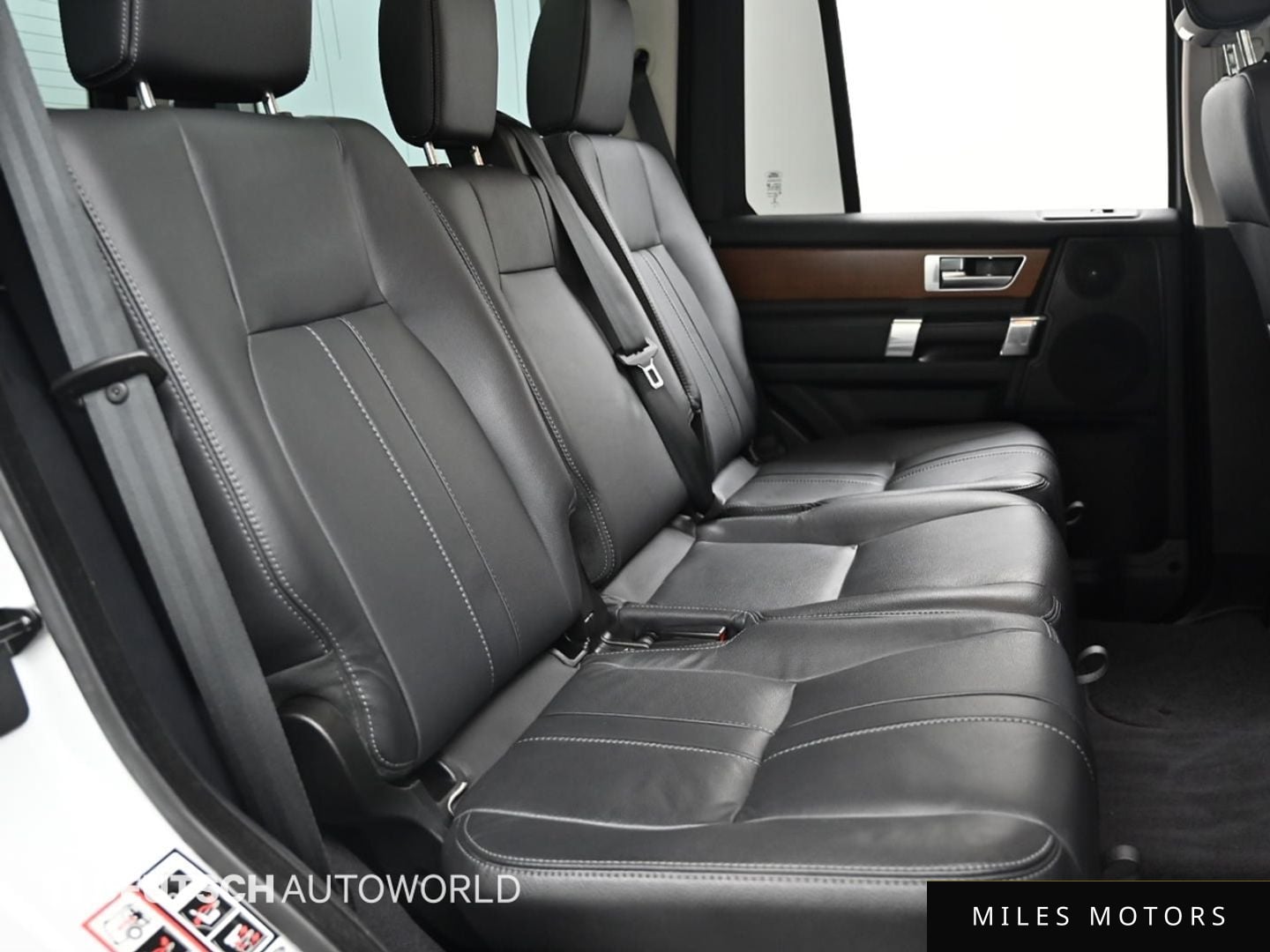 Land Rover Discovery 2016 — миниатюра 12