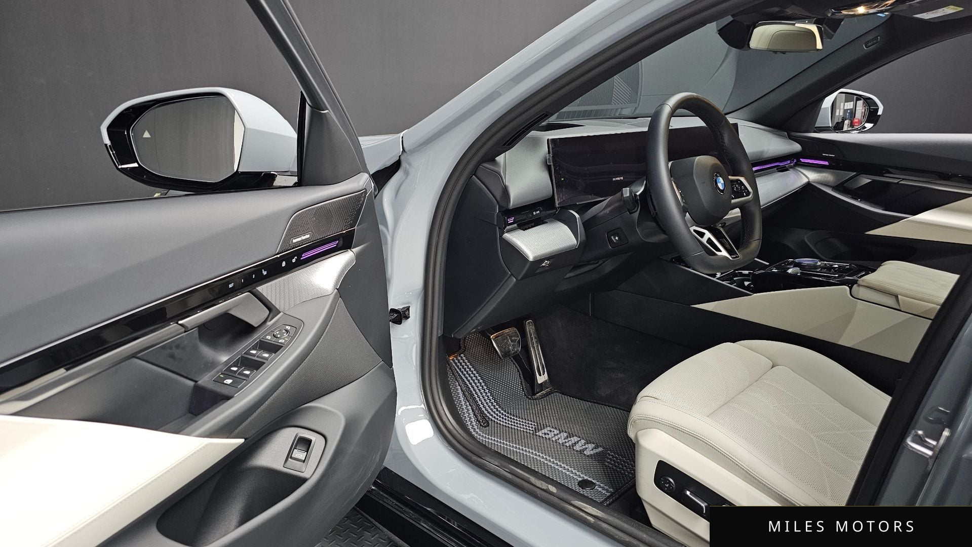BMW 5 Series (G60) 2024 — миниатюра 11