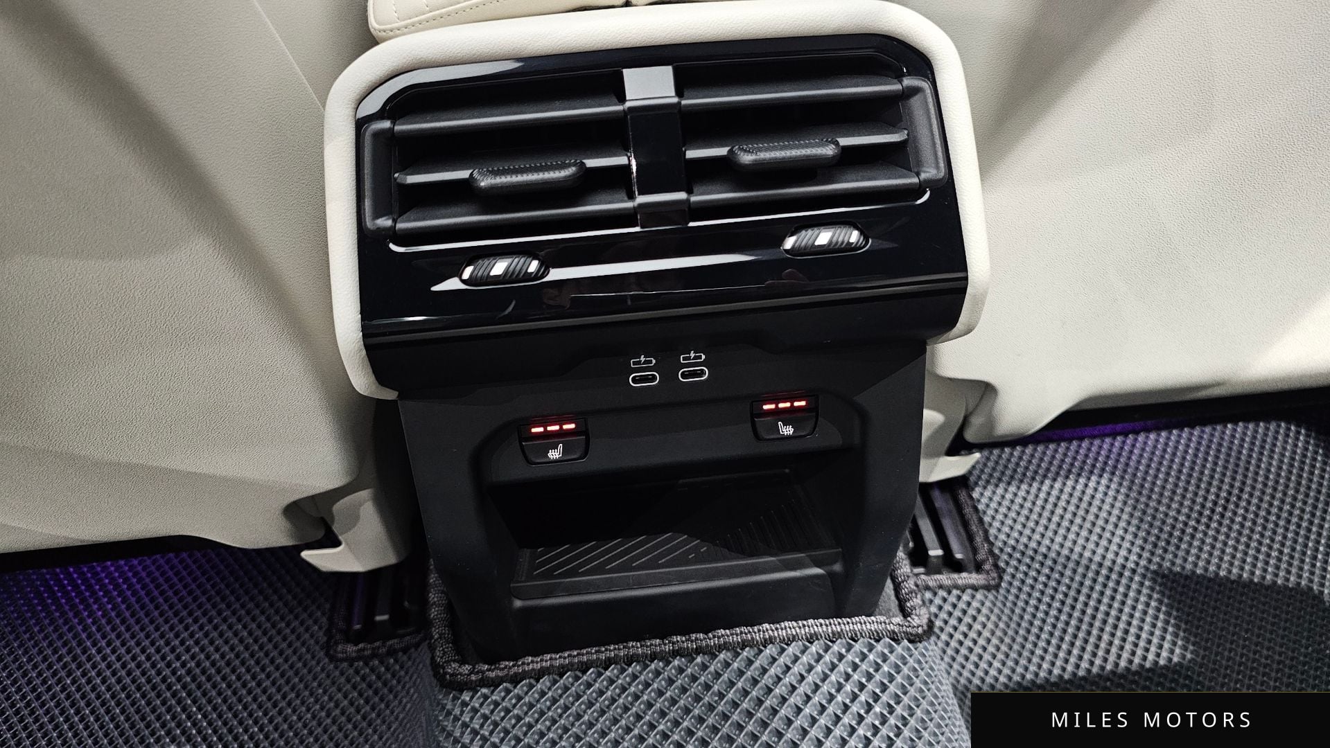 BMW 5 Series (G60) 2024 — миниатюра 18
