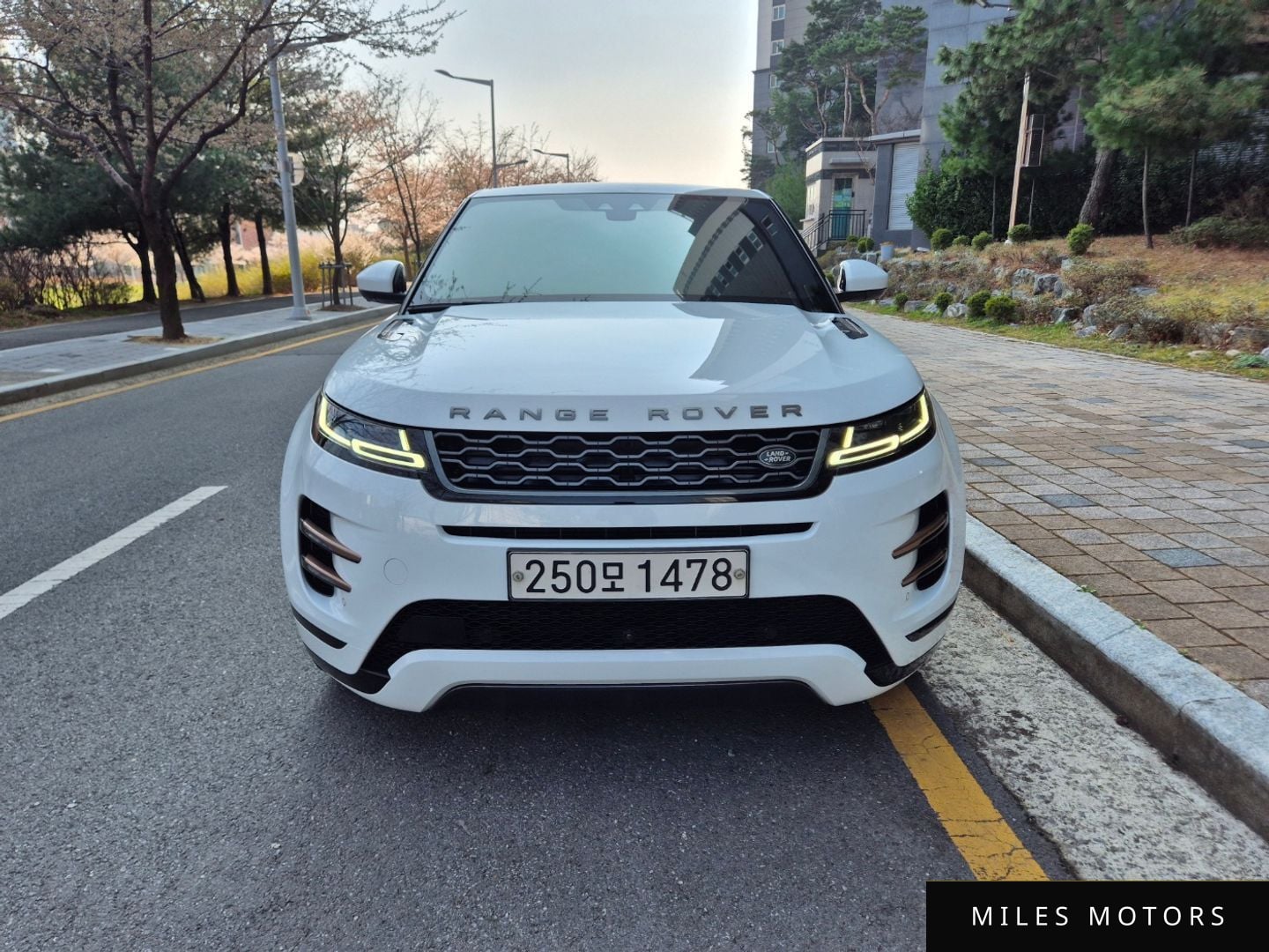 Land Rover Range Rover Evoque 2020 — фото 1 из 12