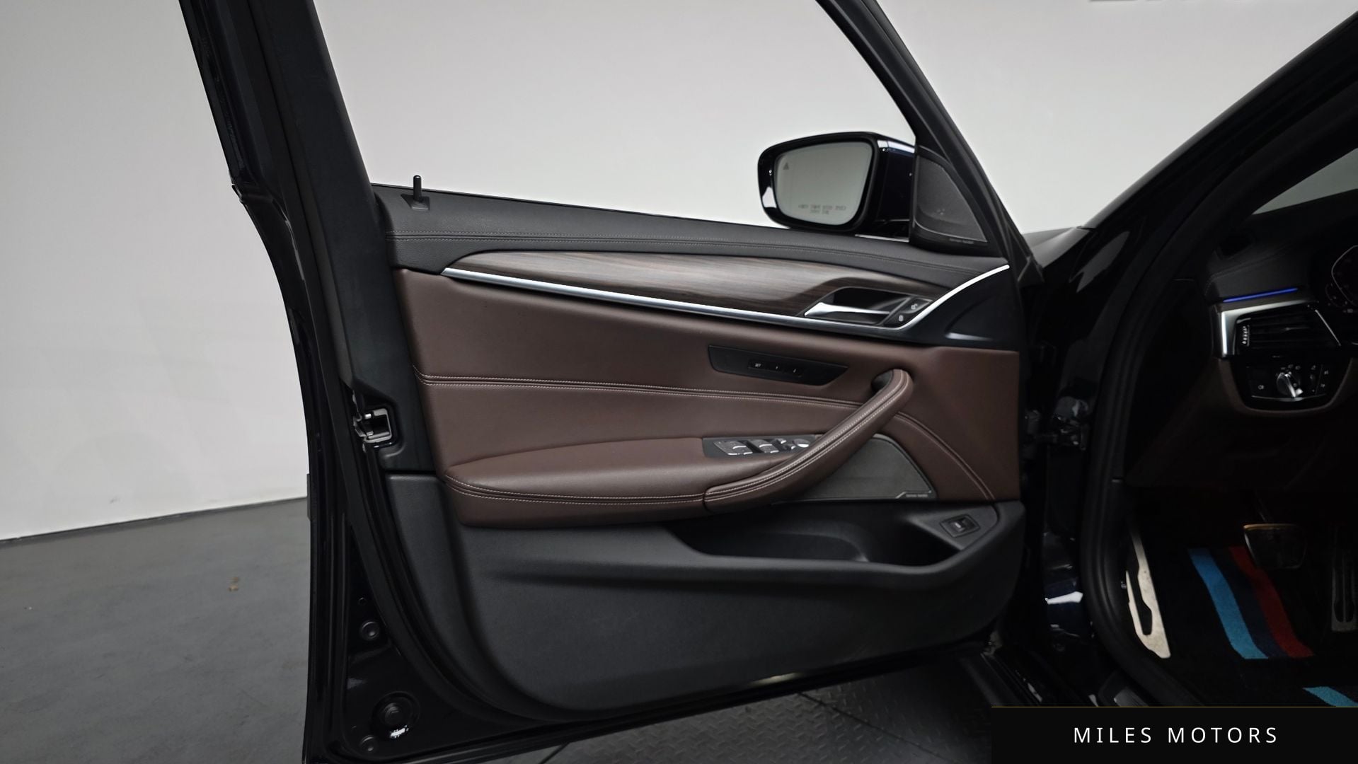 BMW 5시리즈 (G30) 2021 — миниатюра 13