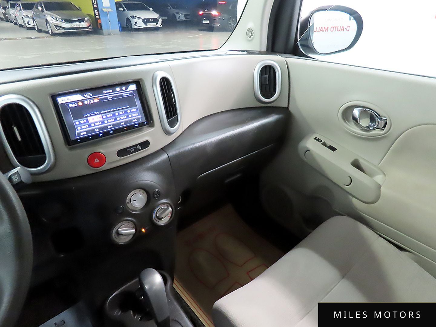 Nissan 큐브 2011 — миниатюра 12