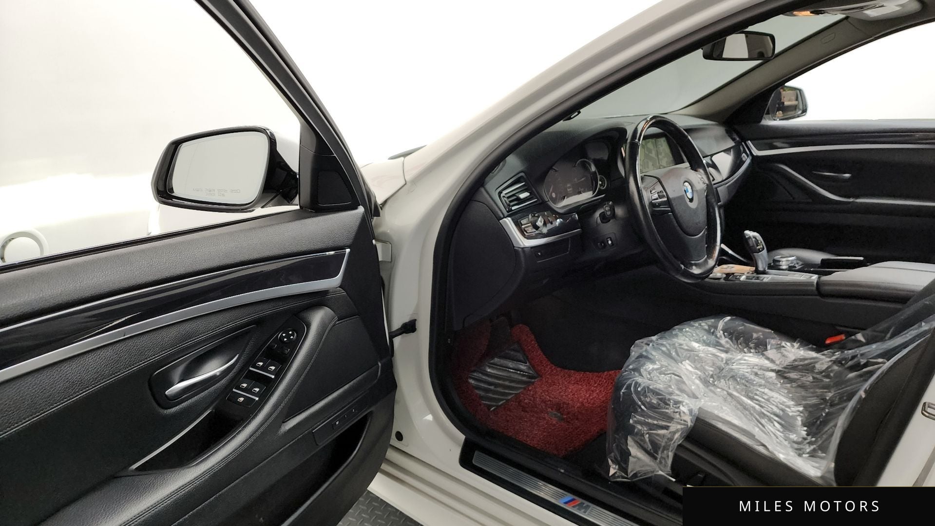 BMW 5 Series (F10) 2016 — миниатюра 10