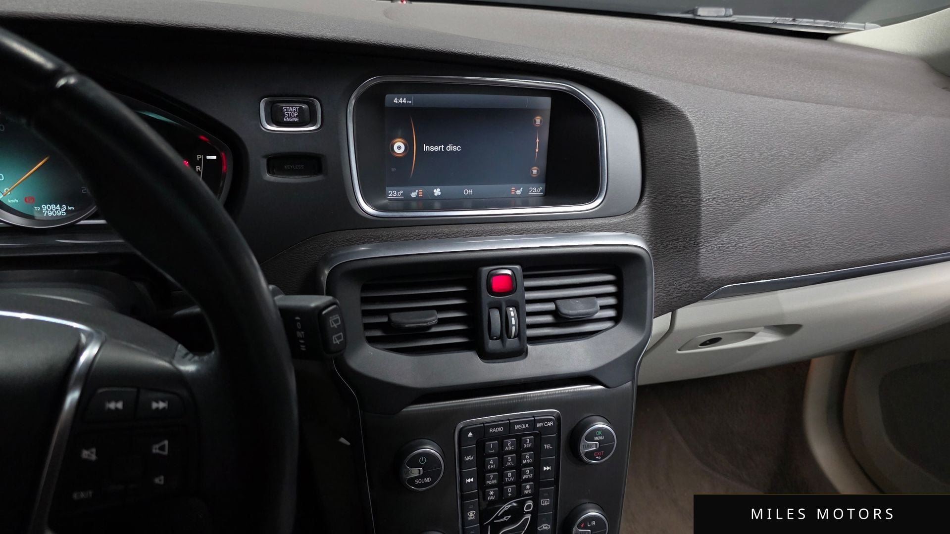 Volvo V40 2014 — миниатюра 14