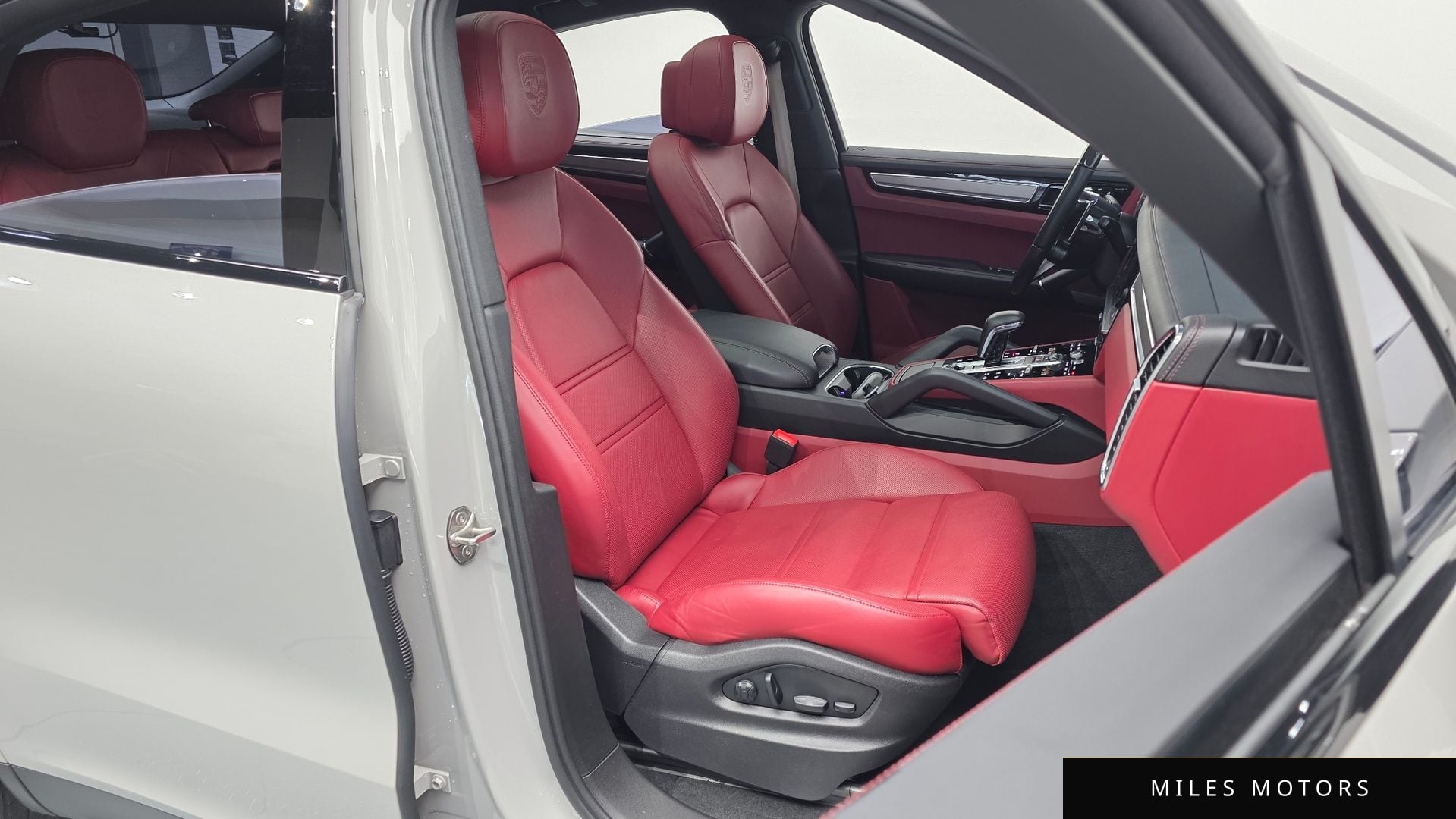 Porsche 카이엔 (PO536) 2023 — миниатюра 10