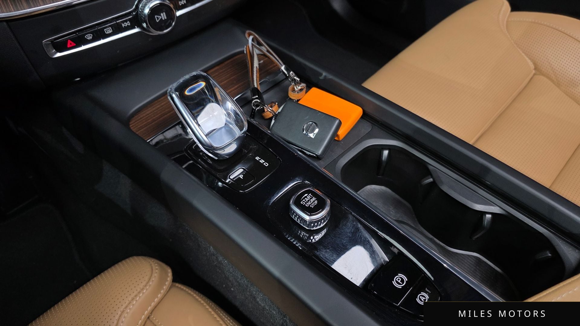 Volvo XC60 2022 — миниатюра 9