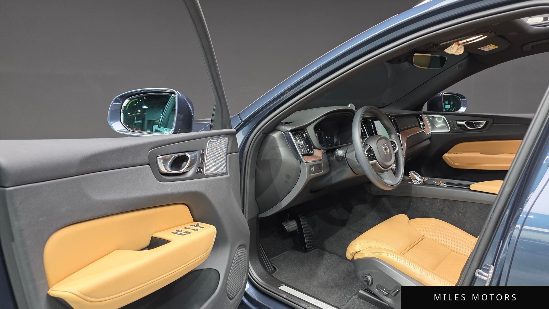Volvo XC60 2022 — миниатюра 10