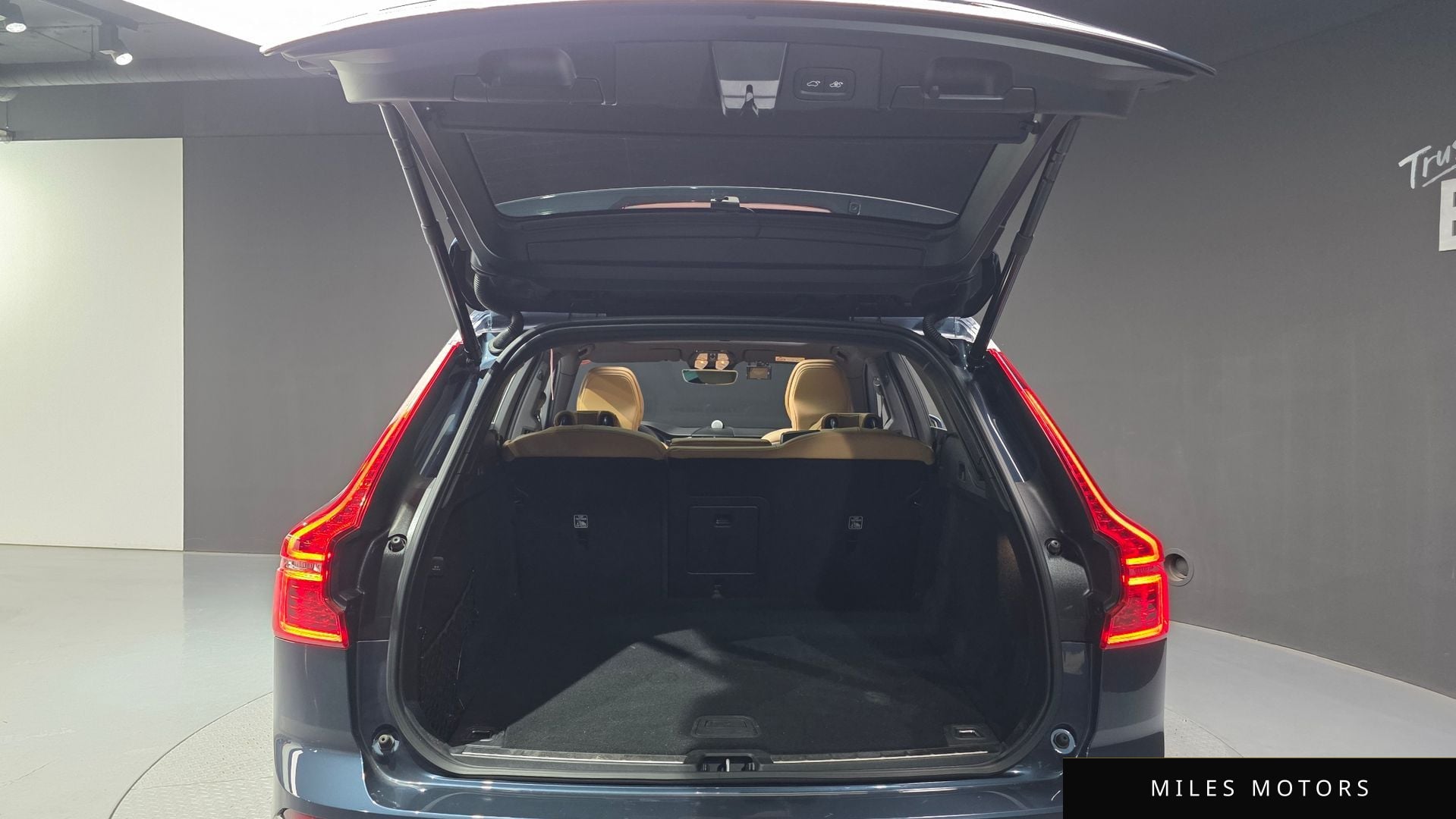 Volvo XC60 2022 — миниатюра 20