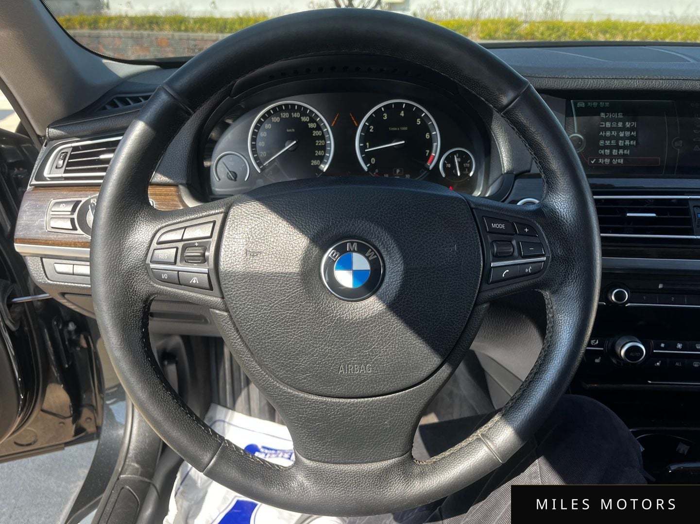 BMW 7 Series (F01) 2012 — миниатюра 8