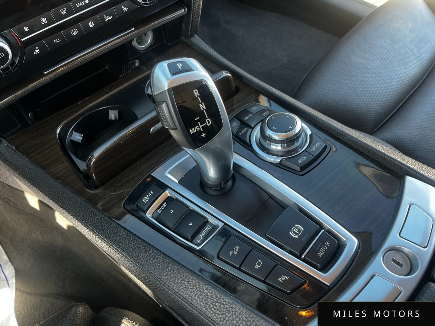BMW 7 Series (F01) 2012 — миниатюра 12