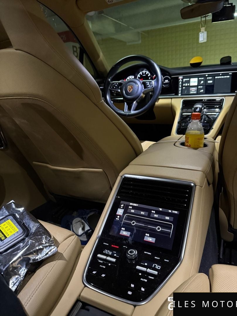Porsche Panamera 2018 — миниатюра 7