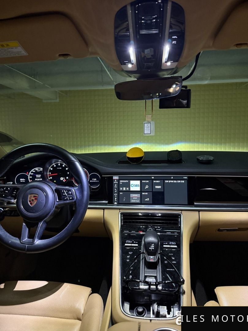 Porsche Panamera 2018 — миниатюра 9