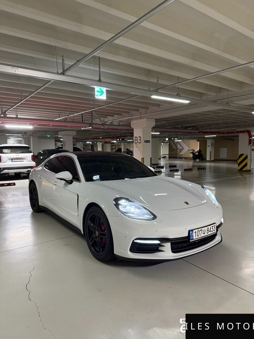 Porsche Panamera 2018 — миниатюра 10